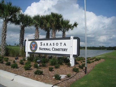 sarasota national cemetery board near the lake